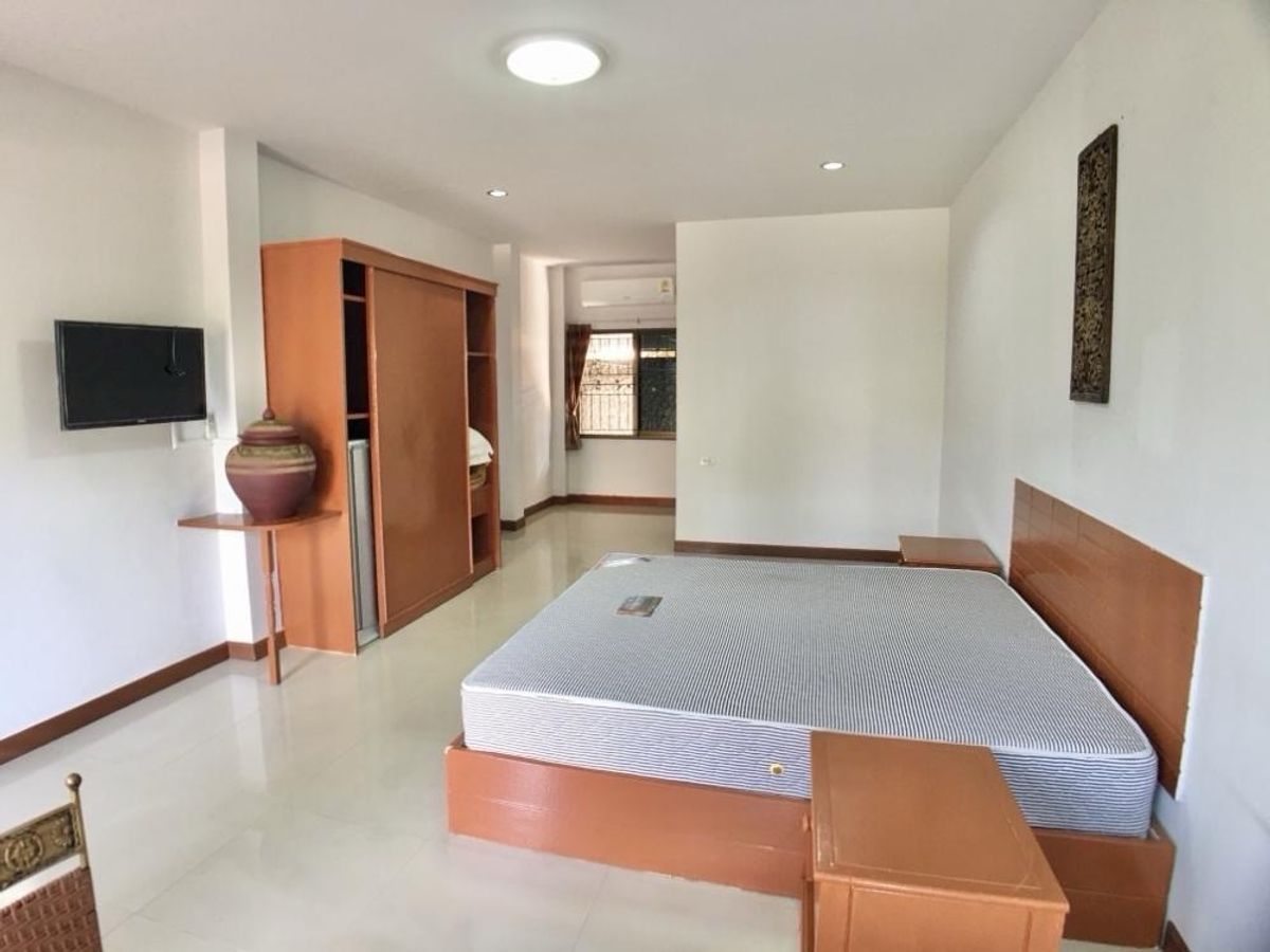 ให้เช่ากิจการโรงแรม & กิจการอพาร์ตเมนต์พัทยา บางแสน ชลบุรี สัตหีบ : เช่ารีสอร์ทเมืองพัทยาพึ่งรีโนเวทใหม่ สไตล์ล้านนา 307 ตร.ว ถนนชัยพฤกษ์ 2 เหมาะทำบ้านพักผู้สูงอายุ ห้องพักรายวัน