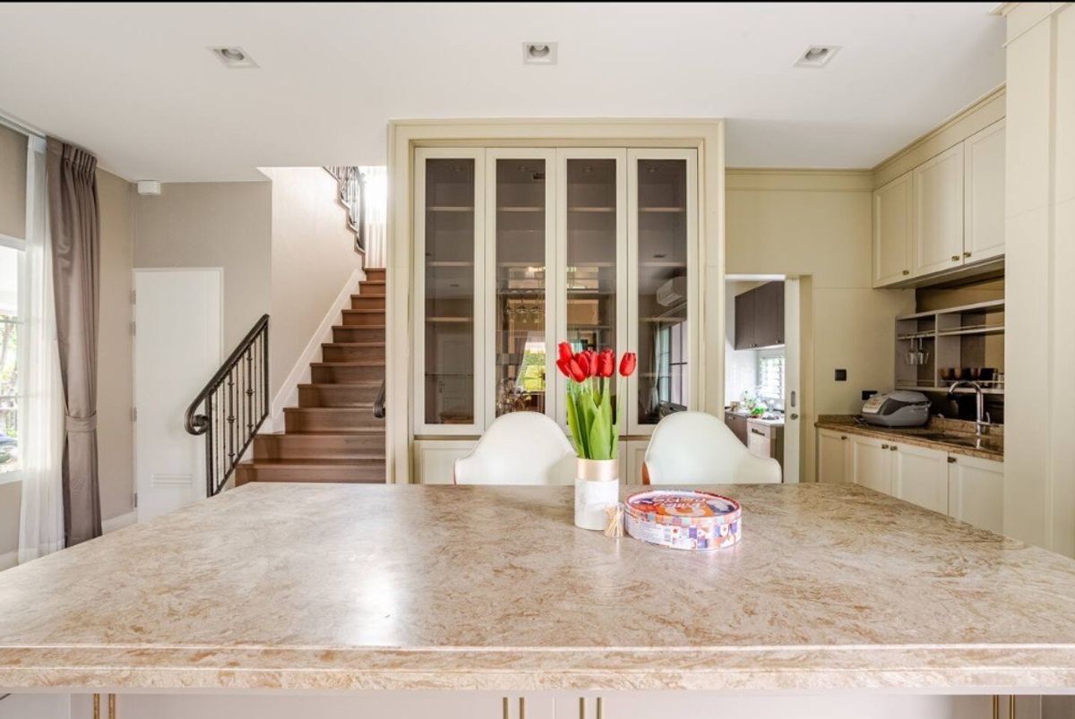 HouseVipawadee, Don Mueang, Lak Si : Nantawan Ram Inthra - Phahonyothin 50: The right corner single house ... Ready to move in