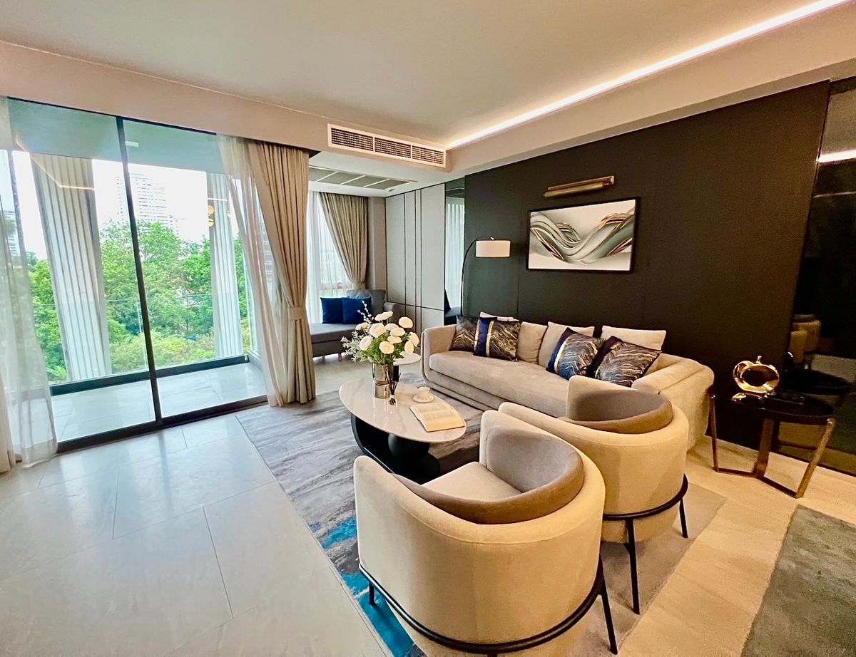 For RentCondoSukhumvit, Asoke, Thonglor : Empty room, decorated very beautifully. Good built-in furniture for rent, 3 bedrooms, 3 bathrooms, Fynn Sukhumvit 31.