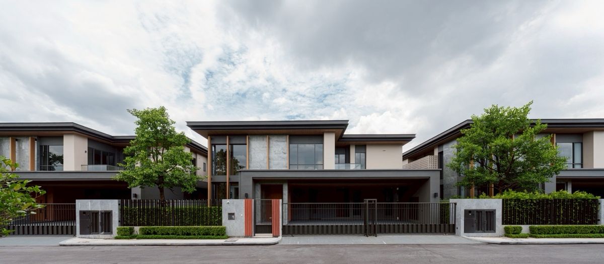 For SaleHousePattanakan, Srinakarin : Luxury house SIRANINN RESIDENCES, modern style.