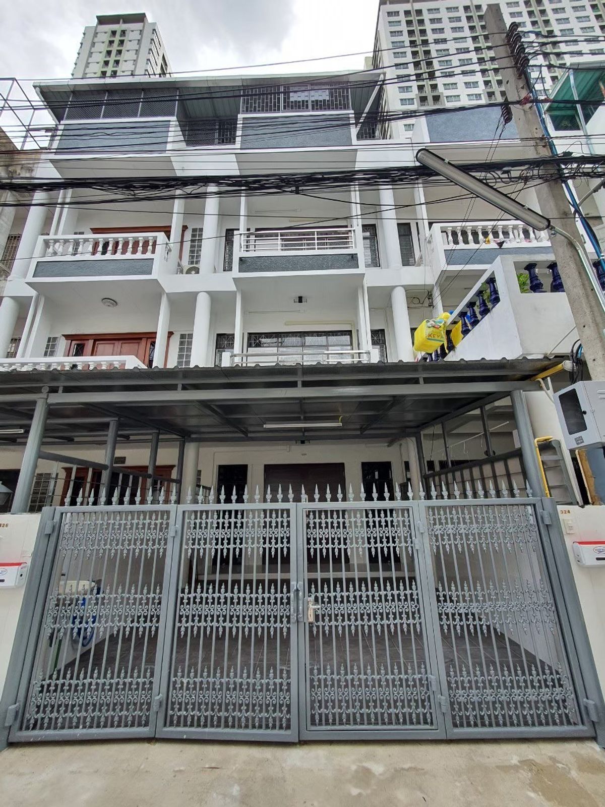 ให้เช่าโฮมออฟฟิศปิ่นเกล้า จรัญสนิทวงศ์ : ให้เช่าบ้าน/homeoffice 3 ชั้น FULLY FURNISHED ตรงข้าม Central Pinklao