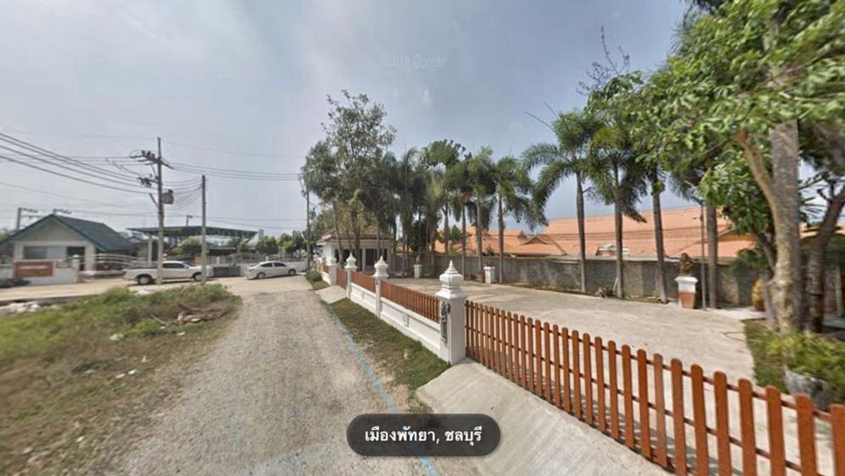 ให้เช่ากิจการโรงแรม & กิจการอพาร์ตเมนต์พัทยา บางแสน ชลบุรี สัตหีบ : เช่ารีสอร์ทเมืองพัทยาพึ่งรีโนเวทใหม่ สไตล์ล้านนา 307 ตร.ว ถนนชัยพฤกษ์ 2 เหมาะทำบ้านพักผู้สูงอายุ ห้องพักรายวัน