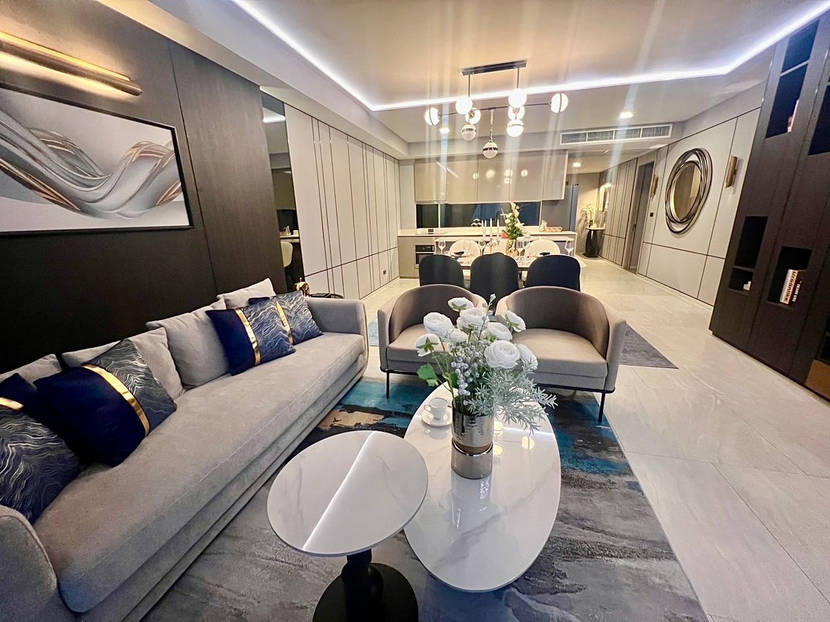 For RentCondoSukhumvit, Asoke, Thonglor : Empty room, decorated very beautifully. Good built-in furniture for rent, 3 bedrooms, 3 bathrooms, Fynn Sukhumvit 31.