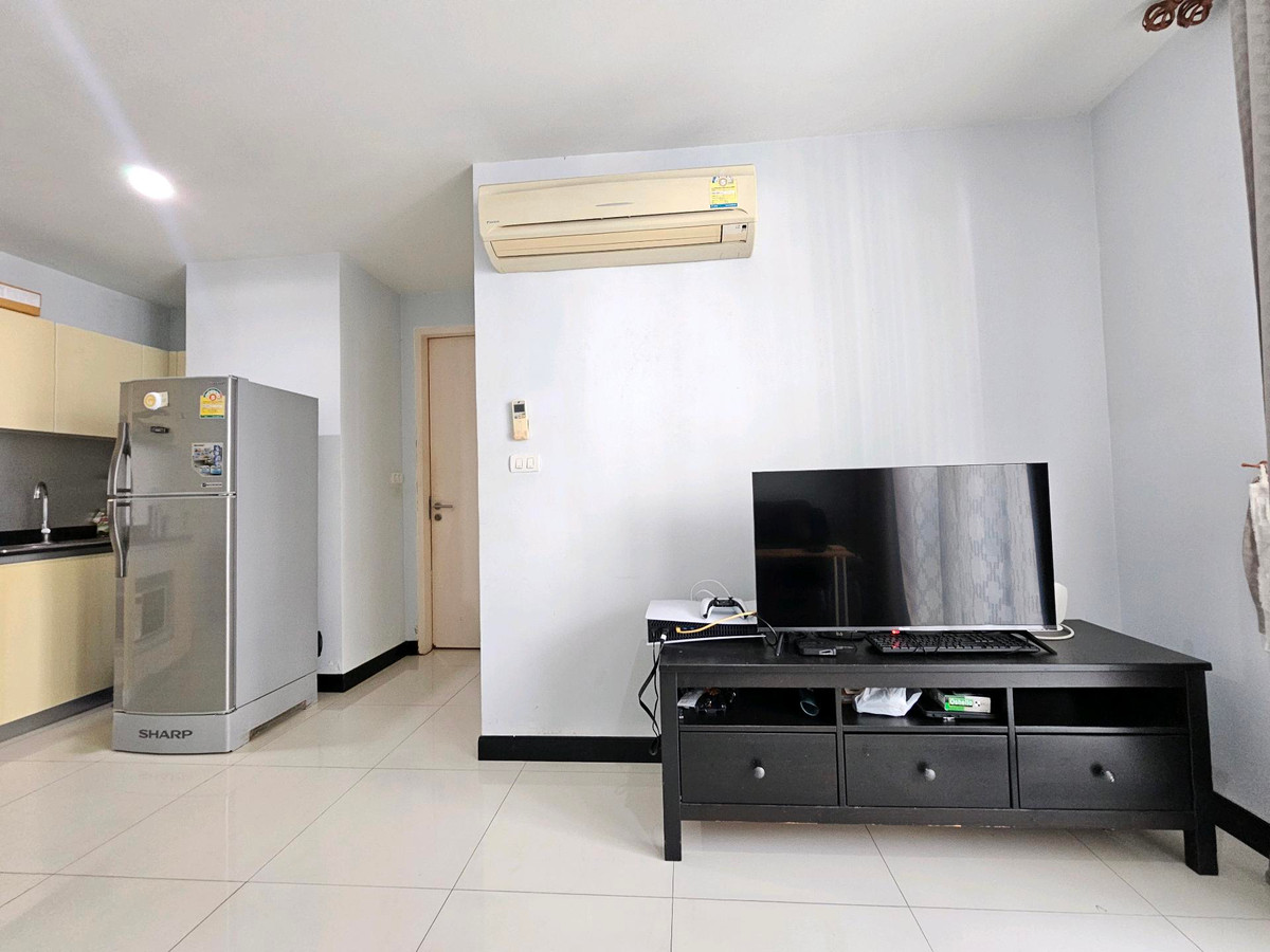 For RentCondoSukhumvit, Asoke, Thonglor : Open room, view pool, 1 bedroom, 1 bathroom, Voque Sukhumvit 16 (Voque Sukhumvit 16)