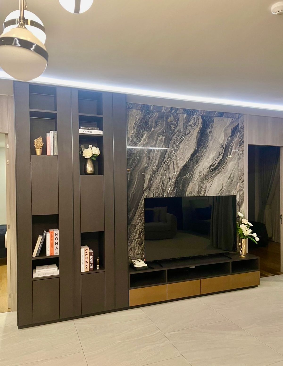 For RentCondoSukhumvit, Asoke, Thonglor : Empty room, decorated very beautifully. Good built-in furniture for rent, 3 bedrooms, 3 bathrooms, Fynn Sukhumvit 31.