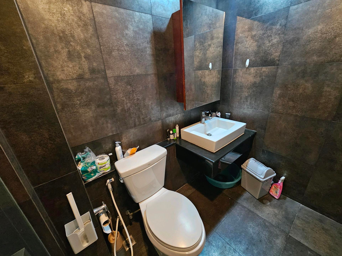 For RentCondoSukhumvit, Asoke, Thonglor : Open room, view pool, 1 bedroom, 1 bathroom, Voque Sukhumvit 16 (Voque Sukhumvit 16)