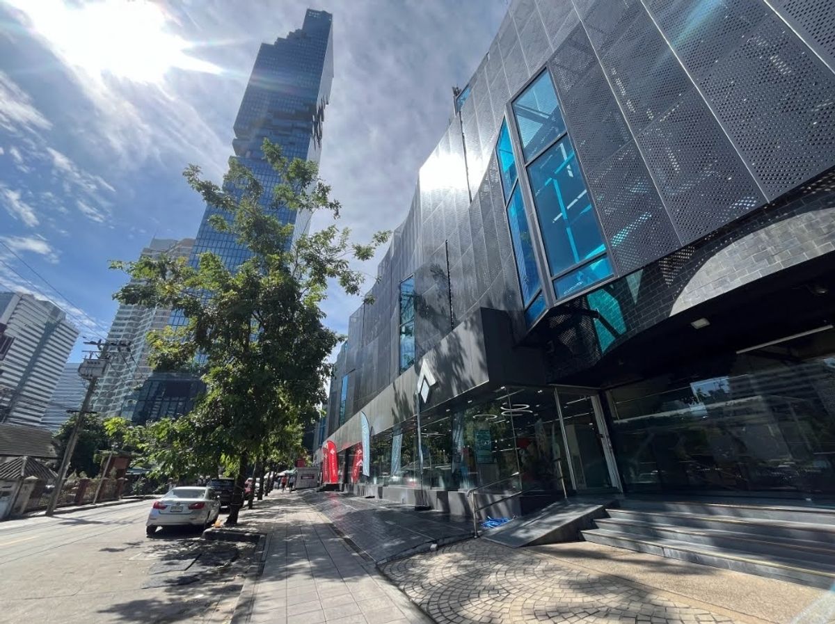 For RentOfficeSilom, Saladaeng, Bangrak : Space for rent Mahanakhon Center Building, Mahanakhon Center, 1st floor, glass room, area 200 square meters, monthly rent 150,000 baht*