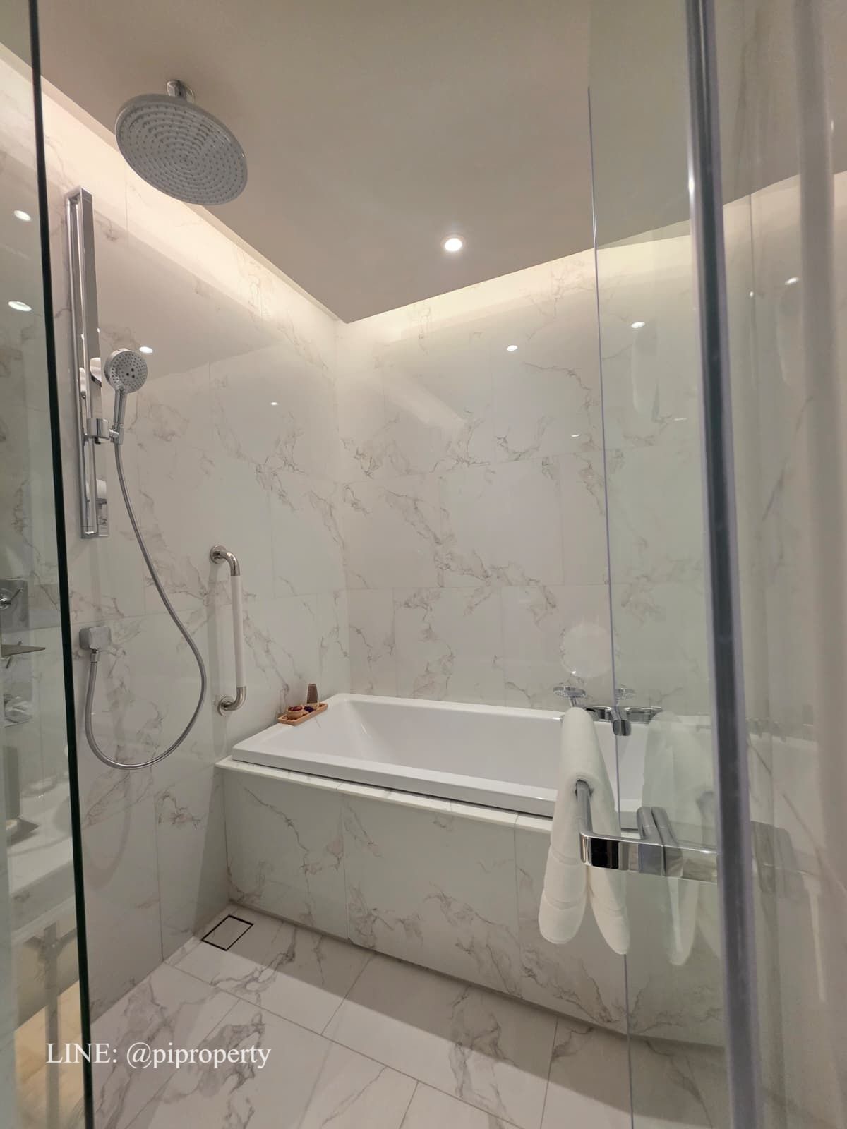 For RentCondoSukhumvit, Asoke, Thonglor : Luxurious French-style, fully-serviced apartment in Thonglor, offering luxurious living at affordable monthly rates.