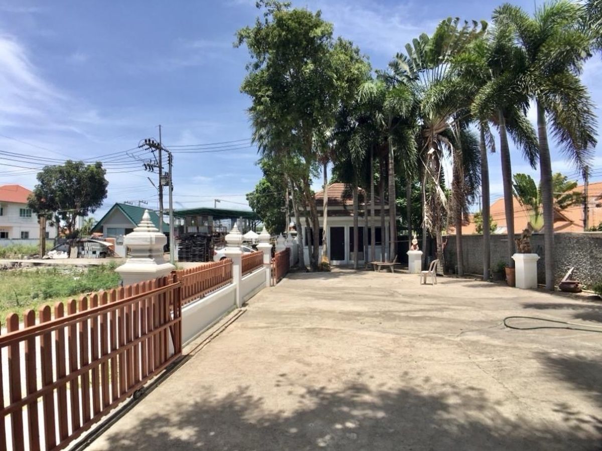 ให้เช่ากิจการโรงแรม & กิจการอพาร์ตเมนต์พัทยา บางแสน ชลบุรี สัตหีบ : เช่ารีสอร์ทเมืองพัทยาพึ่งรีโนเวทใหม่ สไตล์ล้านนา 307 ตร.ว ถนนชัยพฤกษ์ 2 เหมาะทำบ้านพักผู้สูงอายุ ห้องพักรายวัน