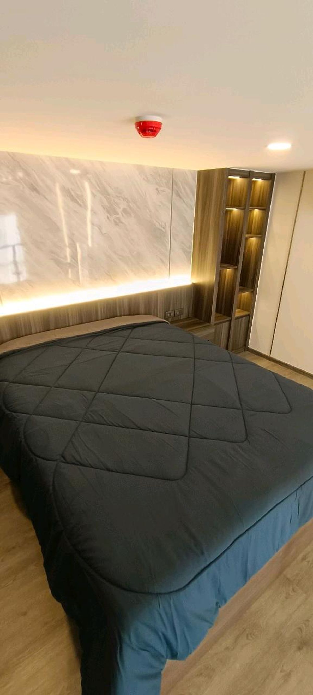 ขายคอนโดลาดพร้าว101 แฮปปี้แลนด์ : ขายด่วน คอนโด สองชั้น สวยหรูดูดี น่าอยู่น่าอาศัย