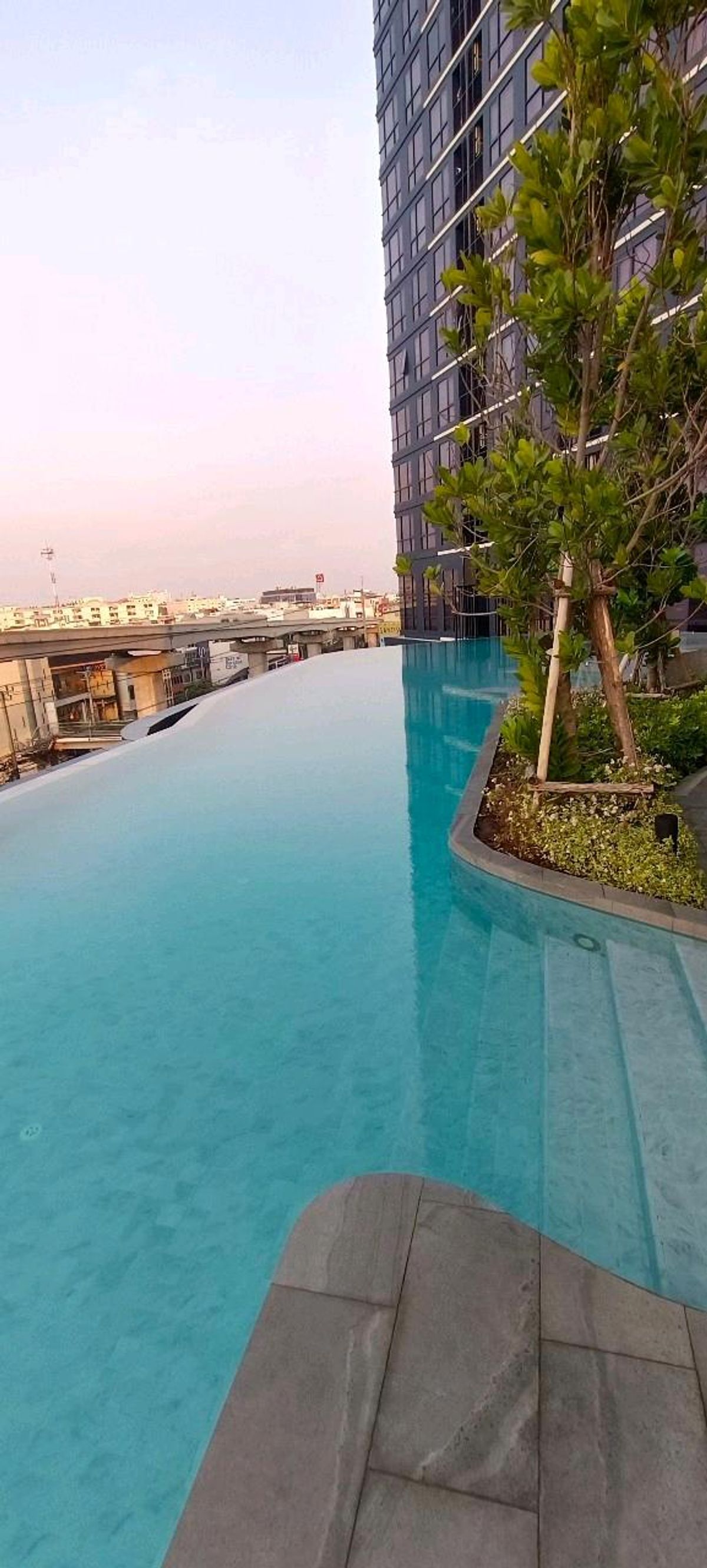 ขายคอนโดลาดพร้าว101 แฮปปี้แลนด์ : ขายด่วน ต่อรองราคาได้ หลายแสนบาท!!!