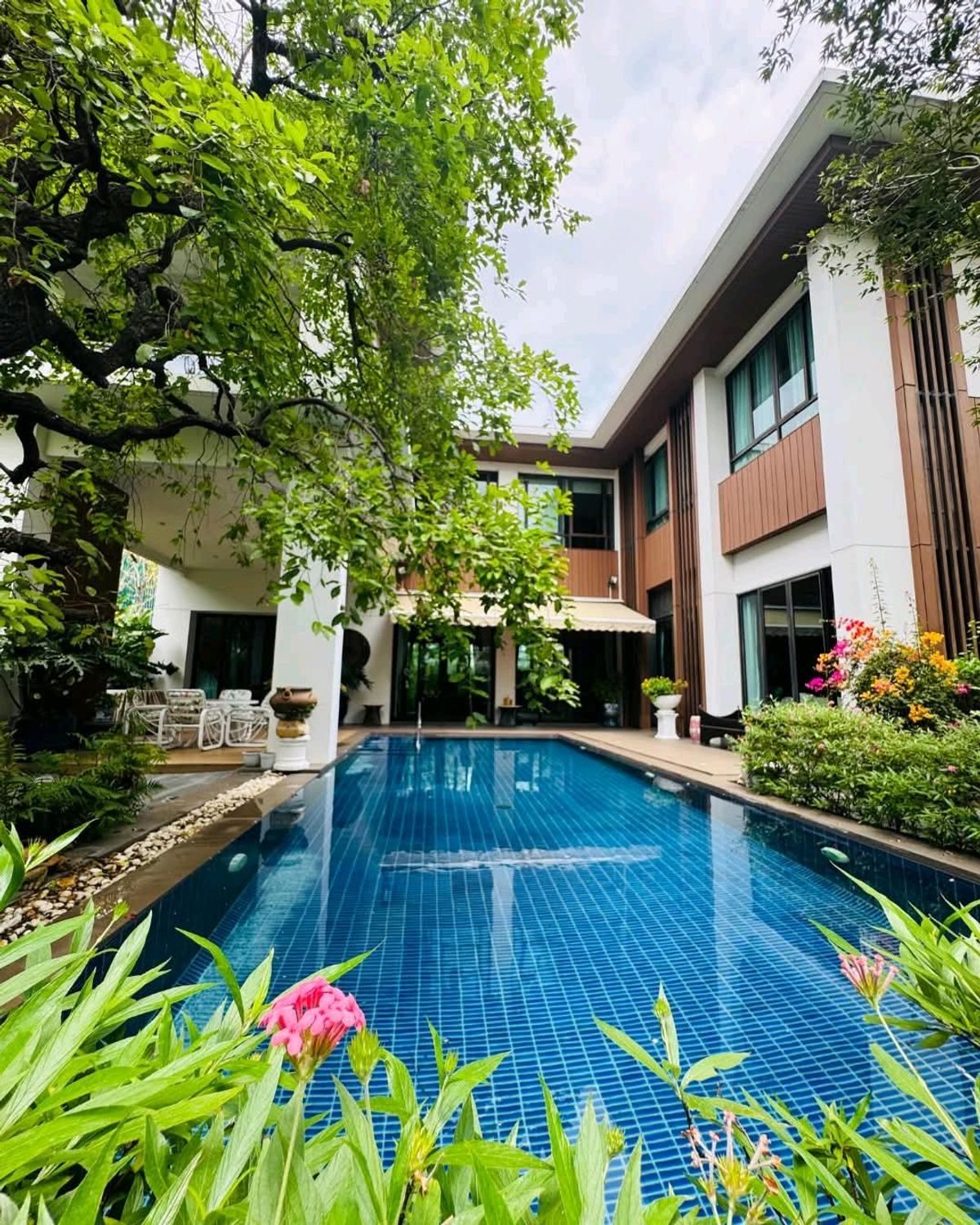 For SaleHouseNawamin, Ramindra : Luxurious detached house for sale.