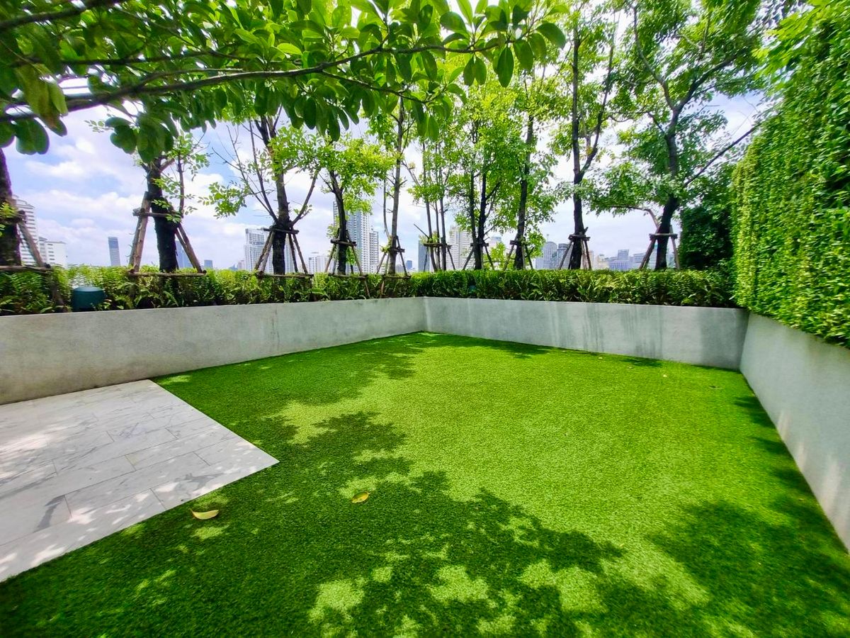 For RentCondoSukhumvit, Asoke, Thonglor : Empty room, decorated very beautifully. Good built-in furniture for rent, 3 bedrooms, 3 bathrooms, Fynn Sukhumvit 31.