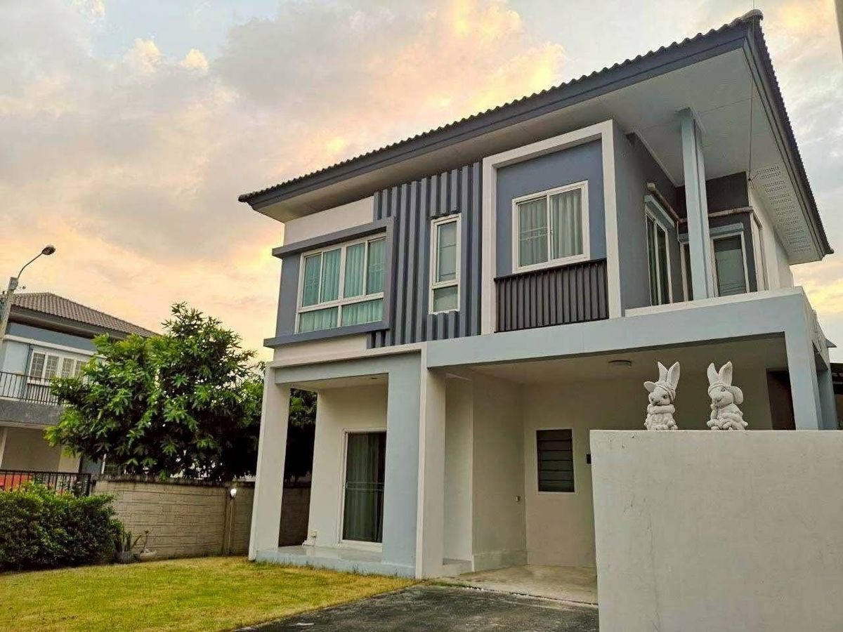 For RentHouseNawamin, Ramindra : Corner detached house for rent Icon Nature Village, Ramintra 109, near Fashion Island, next to MRT Bang Chan.