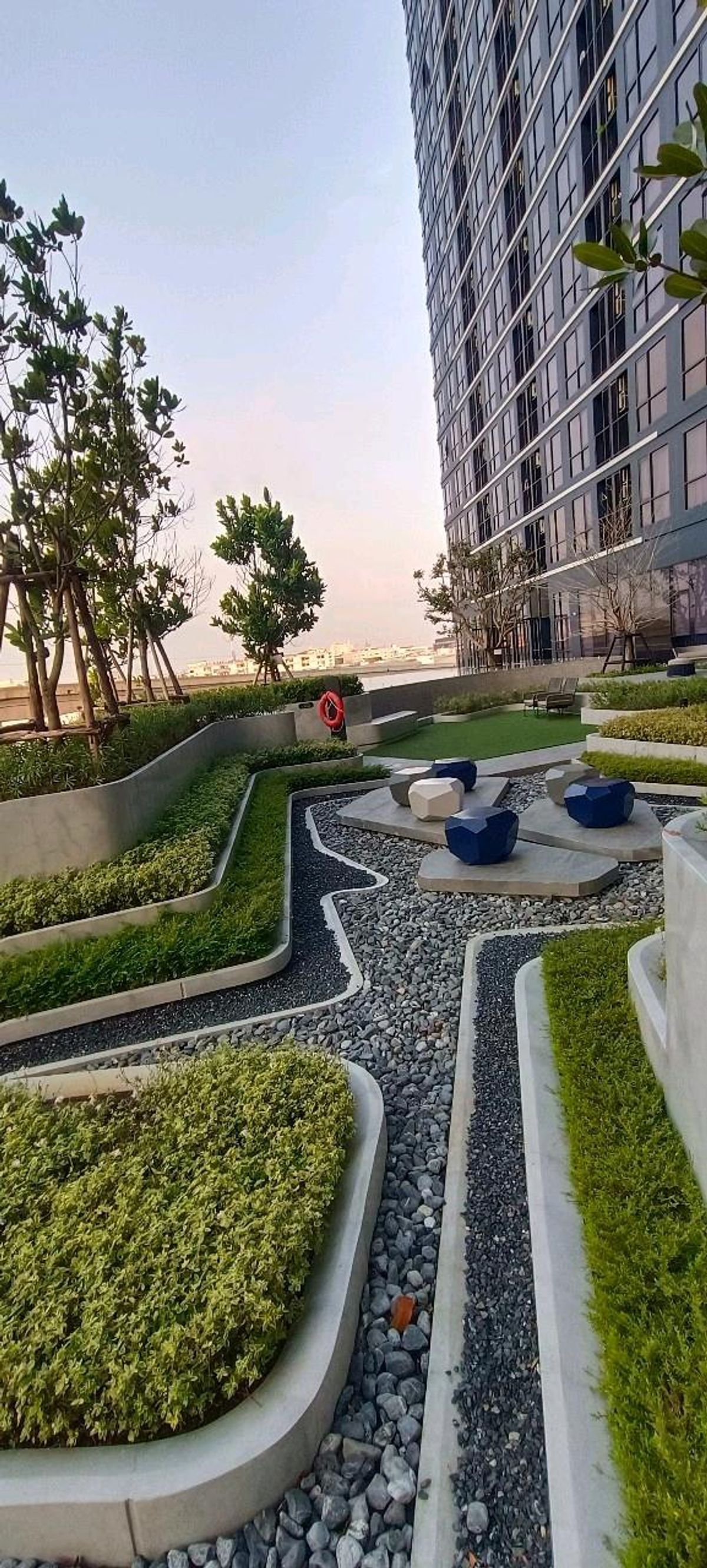 ขายคอนโดลาดพร้าว101 แฮปปี้แลนด์ : ขายด่วน คอนโด สองชั้น สวยหรูดูดี น่าอยู่น่าอาศัย