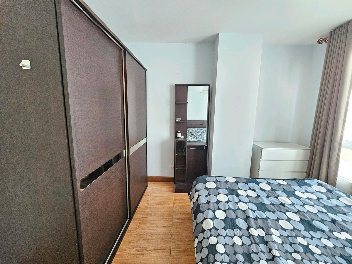 For RentCondoSukhumvit, Asoke, Thonglor : Open room, view pool, 1 bedroom, 1 bathroom, Voque Sukhumvit 16 (Voque Sukhumvit 16)