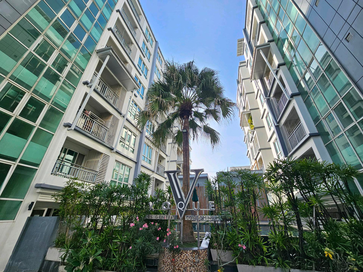 For RentCondoSukhumvit, Asoke, Thonglor : Open room, view pool, 1 bedroom, 1 bathroom, Voque Sukhumvit 16 (Voque Sukhumvit 16)