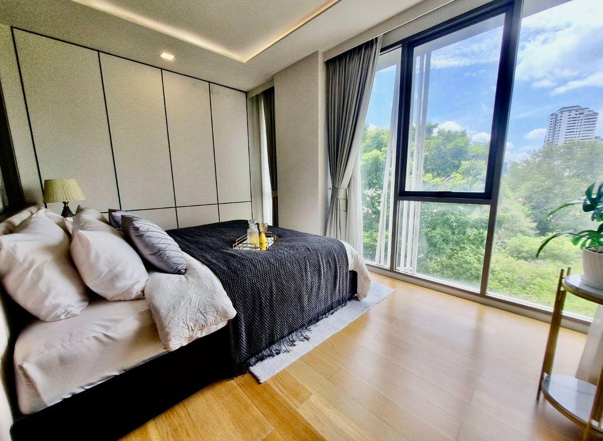 For RentCondoSukhumvit, Asoke, Thonglor : Empty room, decorated very beautifully. Good built-in furniture for rent, 3 bedrooms, 3 bathrooms, Fynn Sukhumvit 31.