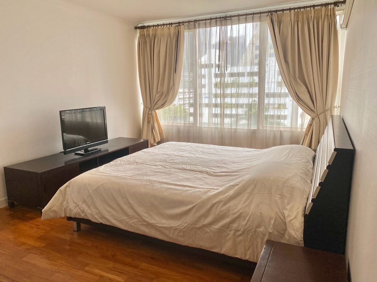 ให้เช่าคอนโดวิทยุ ชิดลม หลังสวน : 🏡 🌳โครงการ : สิริฤดี 
• ขนาด : 86 ตร.ม. 
• ชั้น : 8
* 2 ห้องนอน 2 ห้องน้ำ 
💰 ราคาเช่า : 50,000 บาท / เดือน 