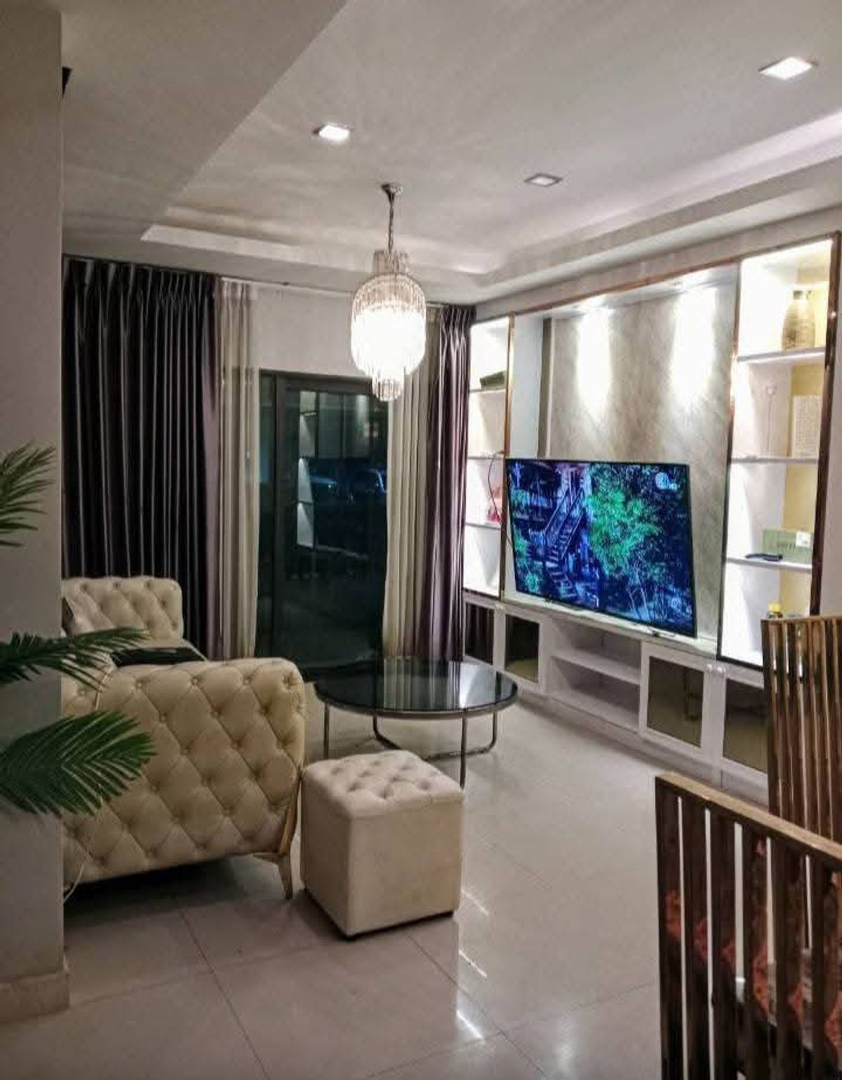 ให้เช่าบ้านนวมินทร์ รามอินทรา : บ้านเดี่ยวให้เช่า ✨ Centro Ramindra-Chatuchot ✨ 4 ห้องนอน 3 ห้องน้ำ เฟอร์นิเจอร์ และ เครื่องใช้ไฟฟ้าครบ 