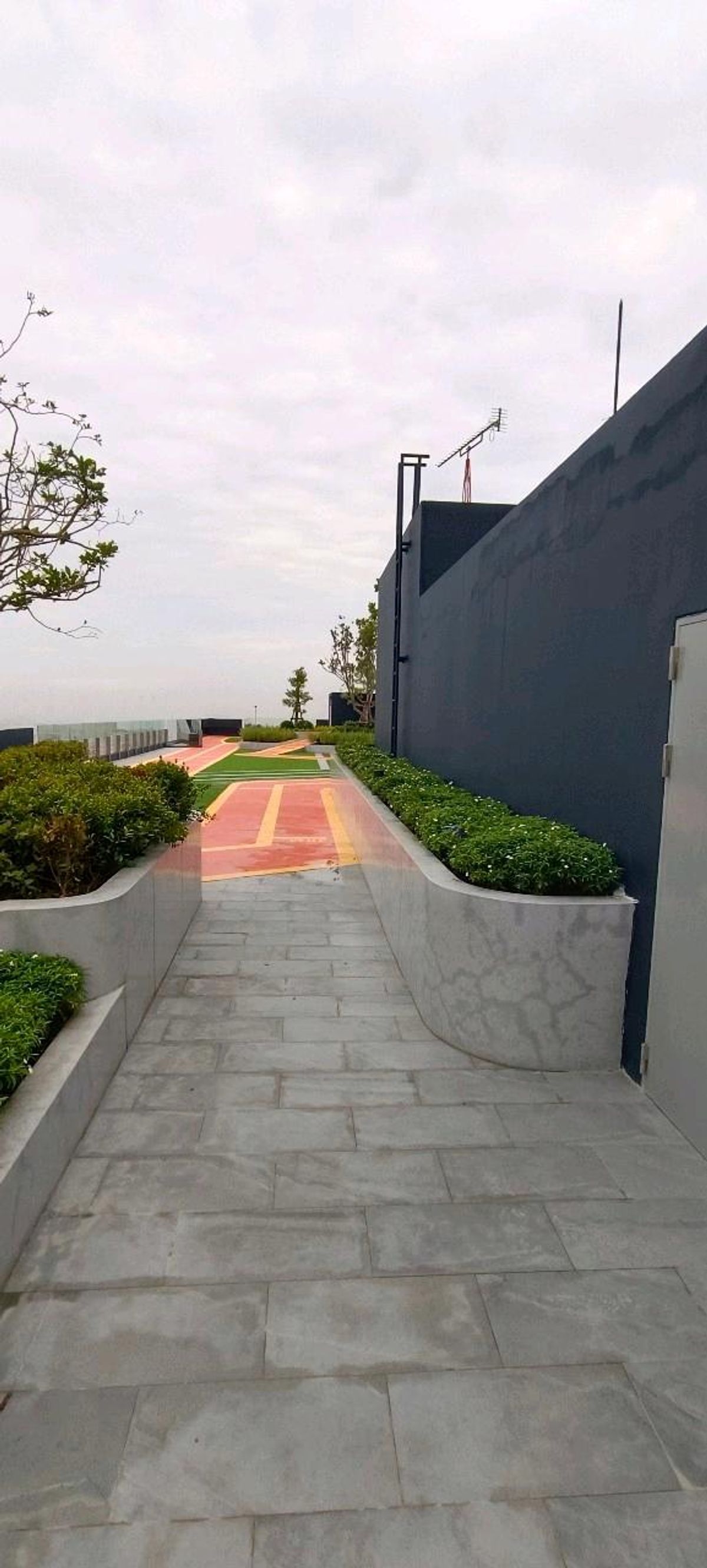 ขายคอนโดลาดพร้าว101 แฮปปี้แลนด์ : ขายด่วน คอนโด สองชั้น สวยหรูดูดี น่าอยู่น่าอาศัย