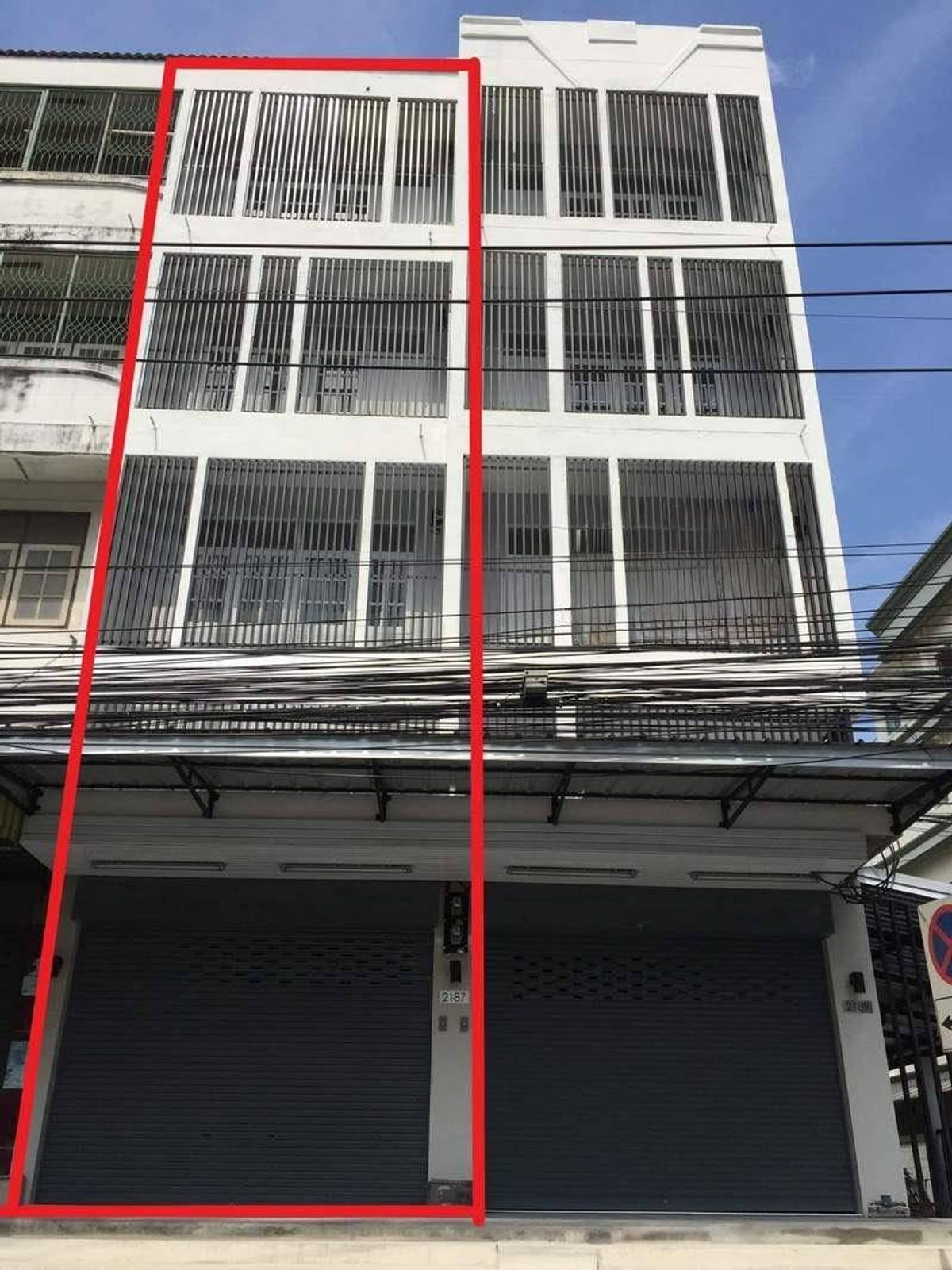 For RentShop HouseOnnut, Udomsuk : Rent a 4 -story commercial building on On Nut Road. Suitable for doing business The above can live at 30,000 baht.