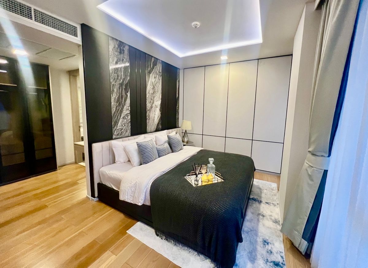 For RentCondoSukhumvit, Asoke, Thonglor : Empty room, decorated very beautifully. Good built-in furniture for rent, 3 bedrooms, 3 bathrooms, Fynn Sukhumvit 31.