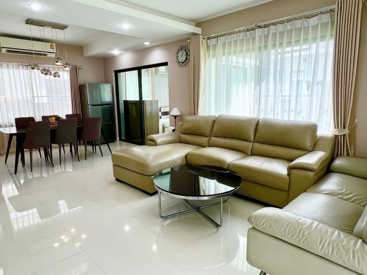ให้เช่าบ้านบางนา แบริ่ง ลาซาล : บ้านเดี่ยวหมู่บ้านมัณฑนา บางนา กม.7/ 4 ห้องนอน 3 ห้องน้ำ / 75,000