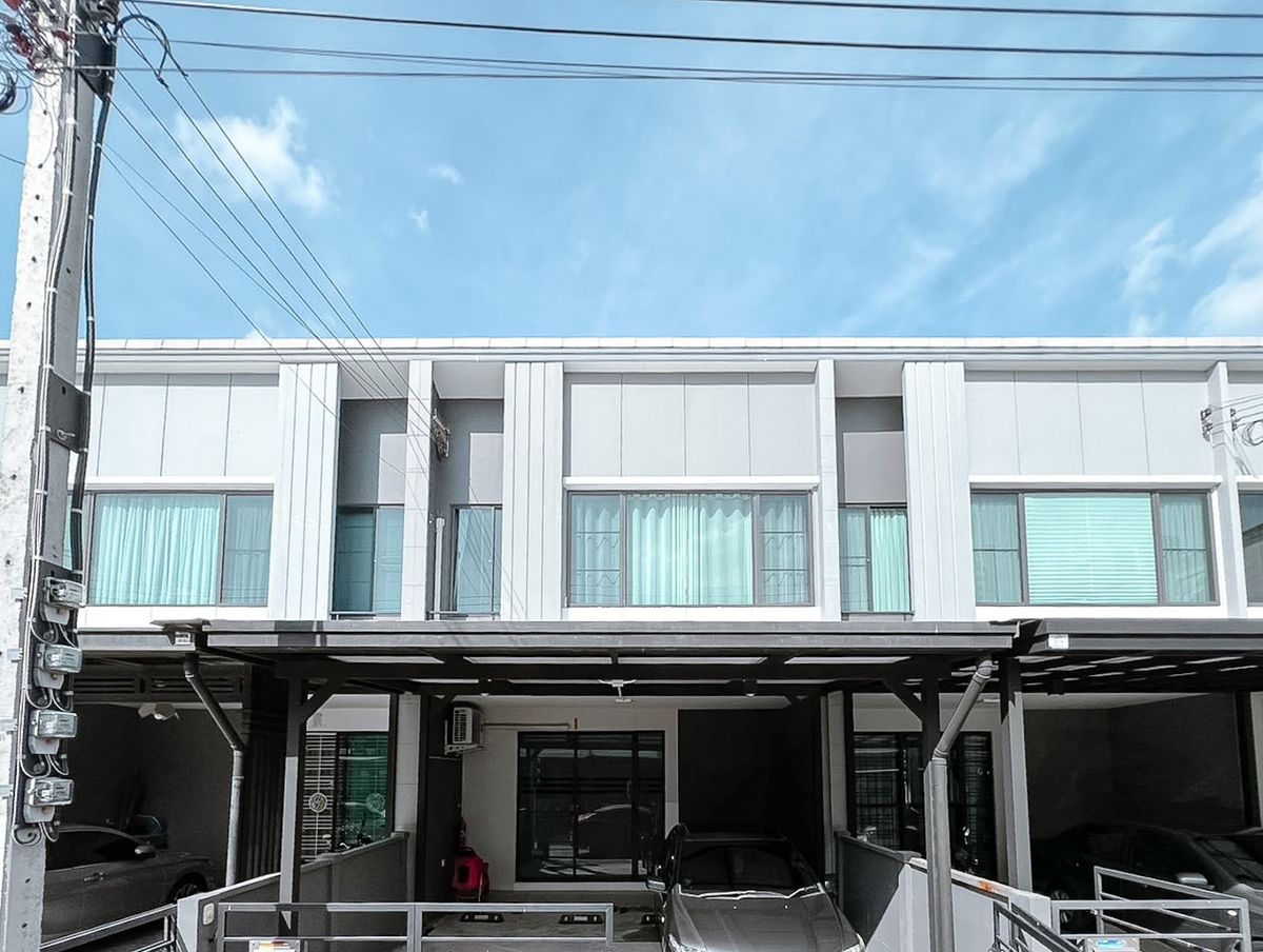 ขายทาวน์โฮมเสรีไทย-นิด้า : 📍ทาวน์โฮม 2 ชั้น พลีโน ลาดพร้าว-เสรีไทย เพียง 4.39 ล้าน เดินทางสะดวกสบาย เชื่อมต่อสู่ใจกลางลาดพร้าว 