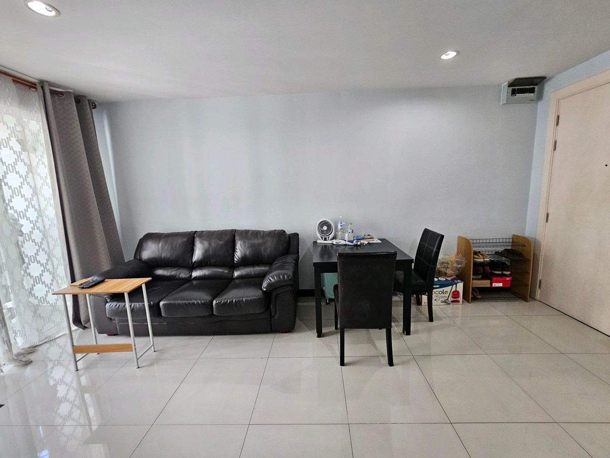 For RentCondoSukhumvit, Asoke, Thonglor : Open room, view pool, 1 bedroom, 1 bathroom, Voque Sukhumvit 16 (Voque Sukhumvit 16)