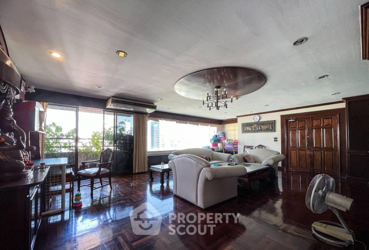 For SaleCondoSukhumvit, Asoke, Thonglor : 3-BR Condo at Liberty Park Condominium near MRT Sukhumvit
