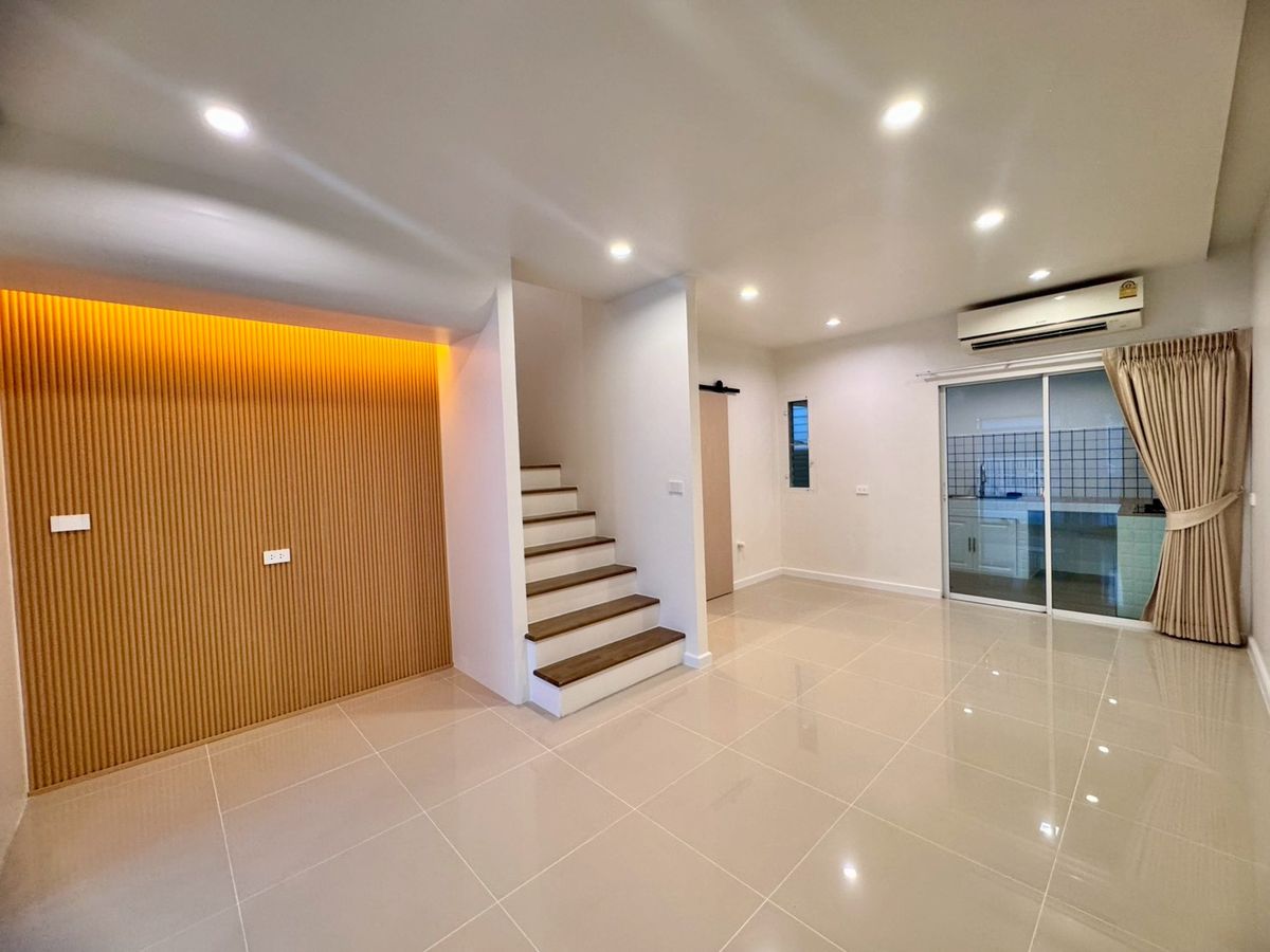 For SaleTownhomePattanakan, Srinakarin : House for sale Pattanakarn 38 Villette Lite Pattanakarn near APL Ramkhamhaeng (N.1886)