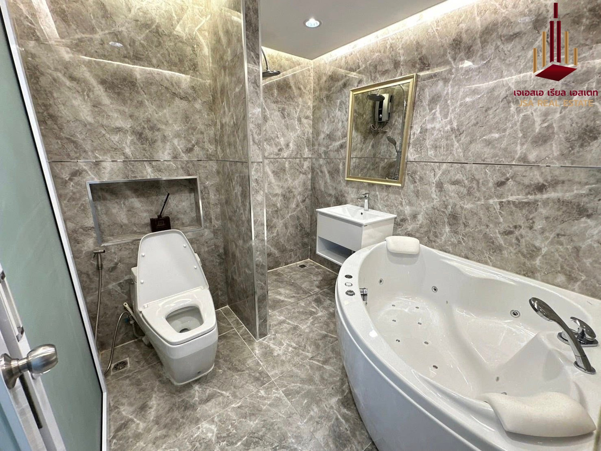 ให้เช่าคอนโดลาดพร้าว101 แฮปปี้แลนด์ : ✨ For Rent: Happy Condo Ladprao 101 Condo ✨  💰 Only 40,000 THB/month