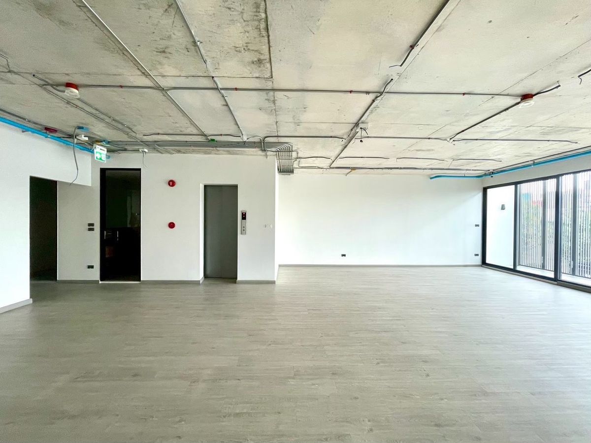 For RentPattanakan, Srinakarin : The Element Rama 9 Foe Rent 📞 092-690-5445 🏡 Home Office near The Nine Rama 9   Convenient to park in the city, park up to 6 cars 