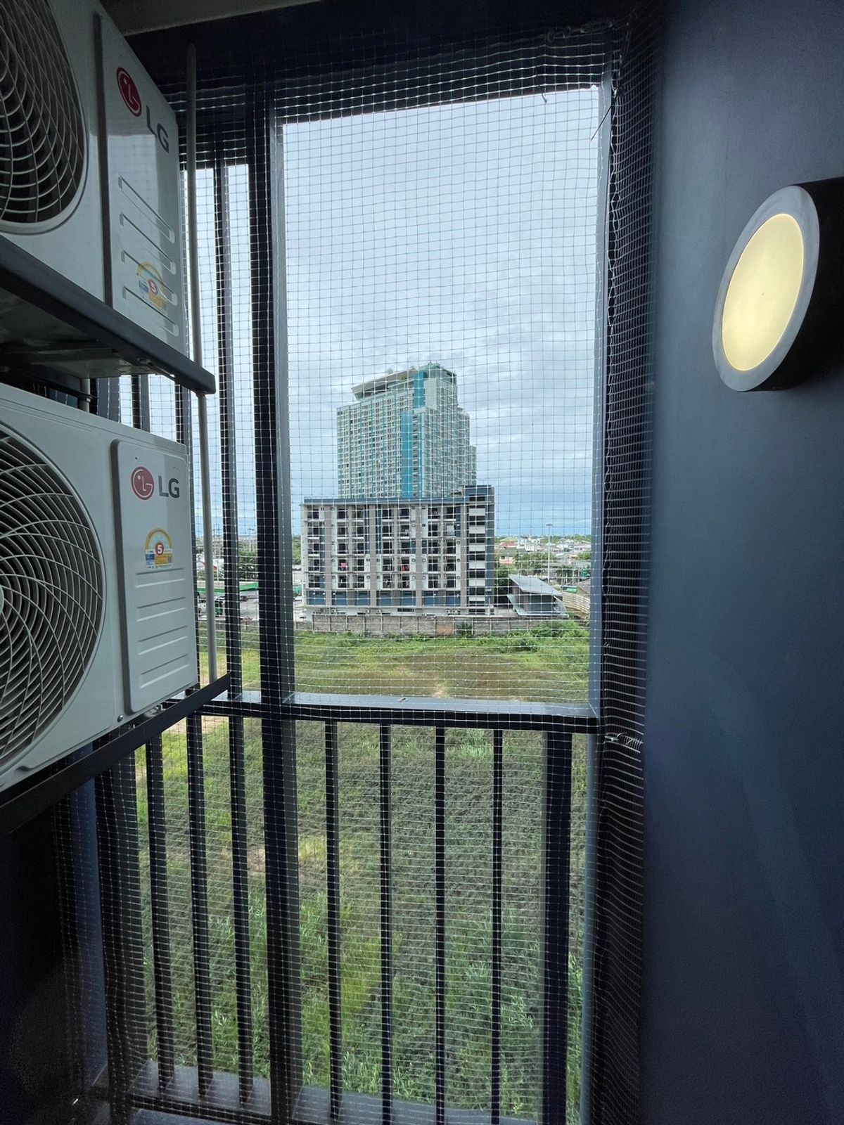 For RentCondoSamut Prakan,Samrong : Rent/For rent Origin Plug & Play Sailuat Station new condo near BTS Green Line.