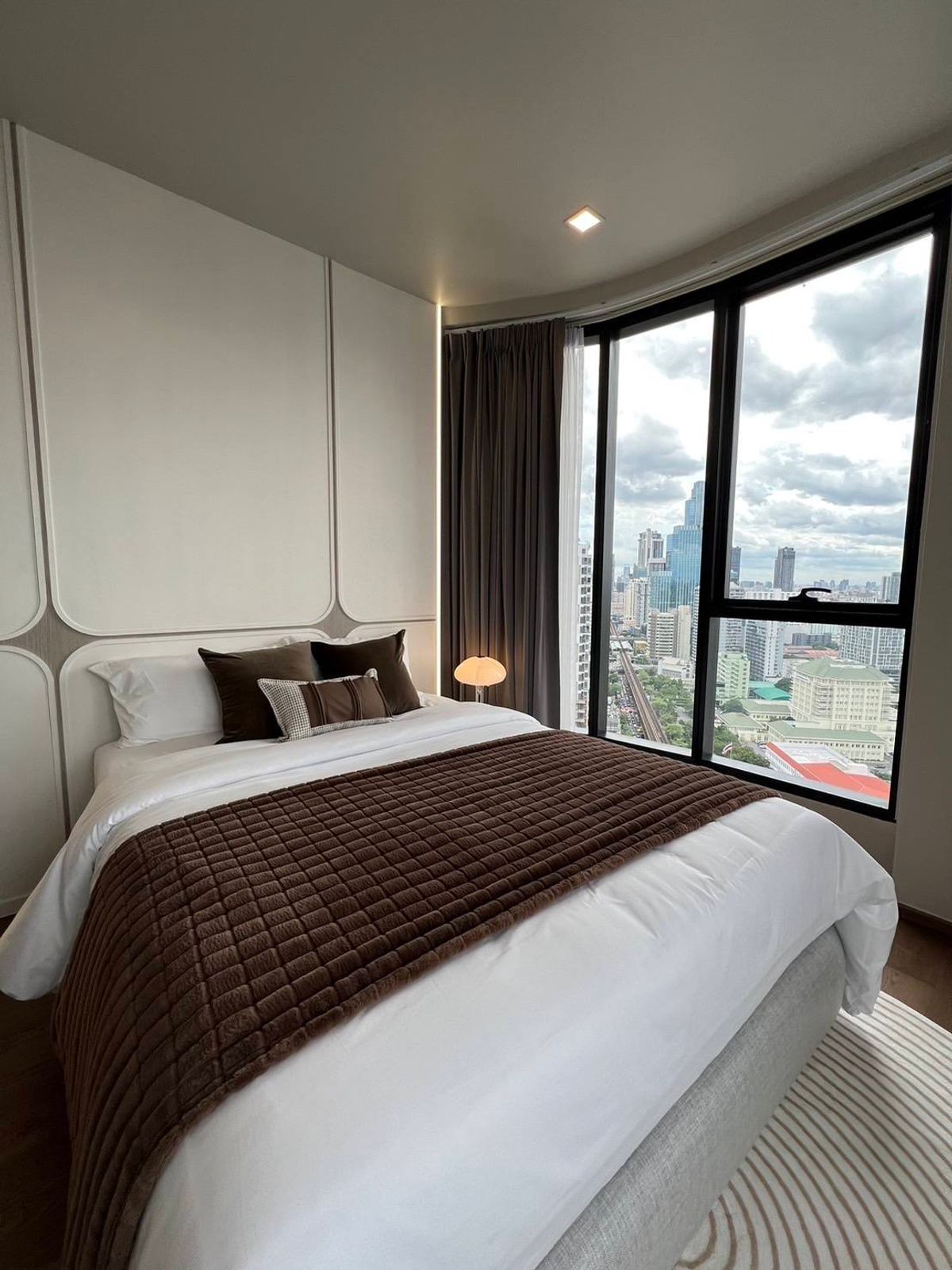 ให้เช่าคอนโดอารีย์ อนุสาวรีย์ : For Rent: Ideo Q Victory  Next to BTS Victory Monument