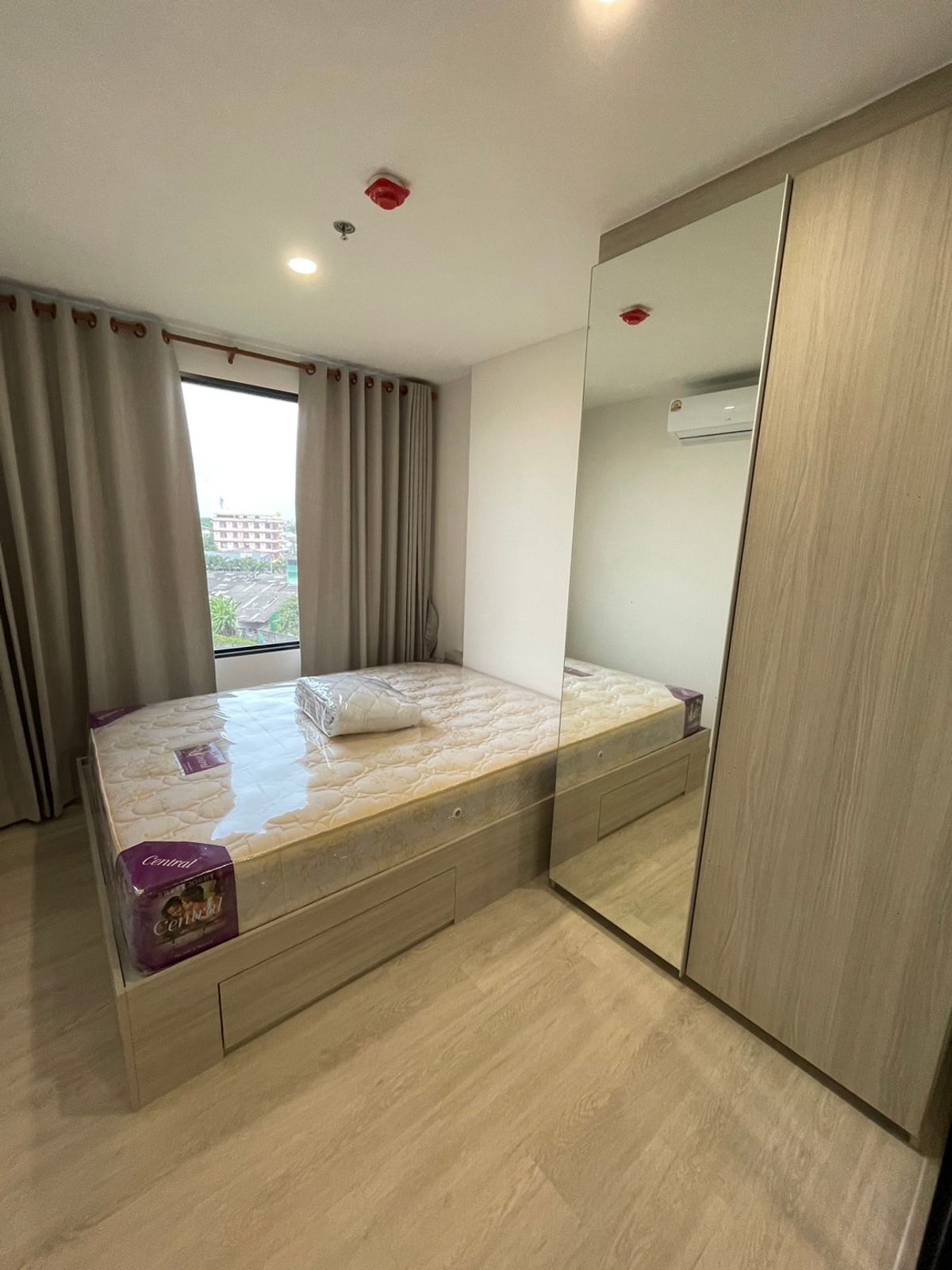 For RentCondoSamut Prakan,Samrong : Rent/For rent Origin Plug & Play Sailuat Station new condo near BTS Green Line.