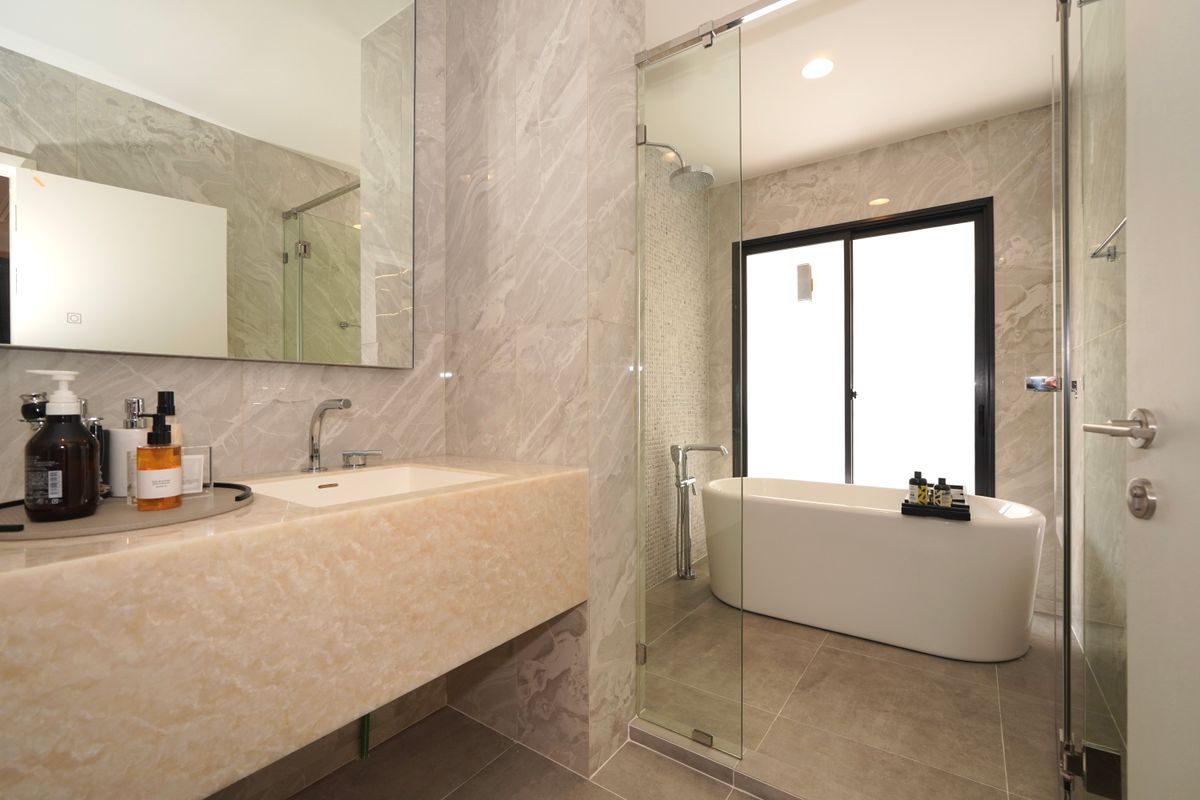 ขายทาวน์โฮมพระราม 3 สาธุประดิษฐ์ : 📍Demi สาธุ 49 💕บ้านตัวอย่าง แต่งสวย วิวสวน และมีสวนข้างบ้าน 