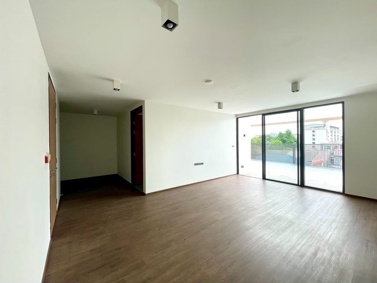 For RentPattanakan, Srinakarin : The Element Rama 9 Foe Rent 📞 092-690-5445 🏡 Home Office near The Nine Rama 9   Convenient to park in the city, park up to 6 cars 