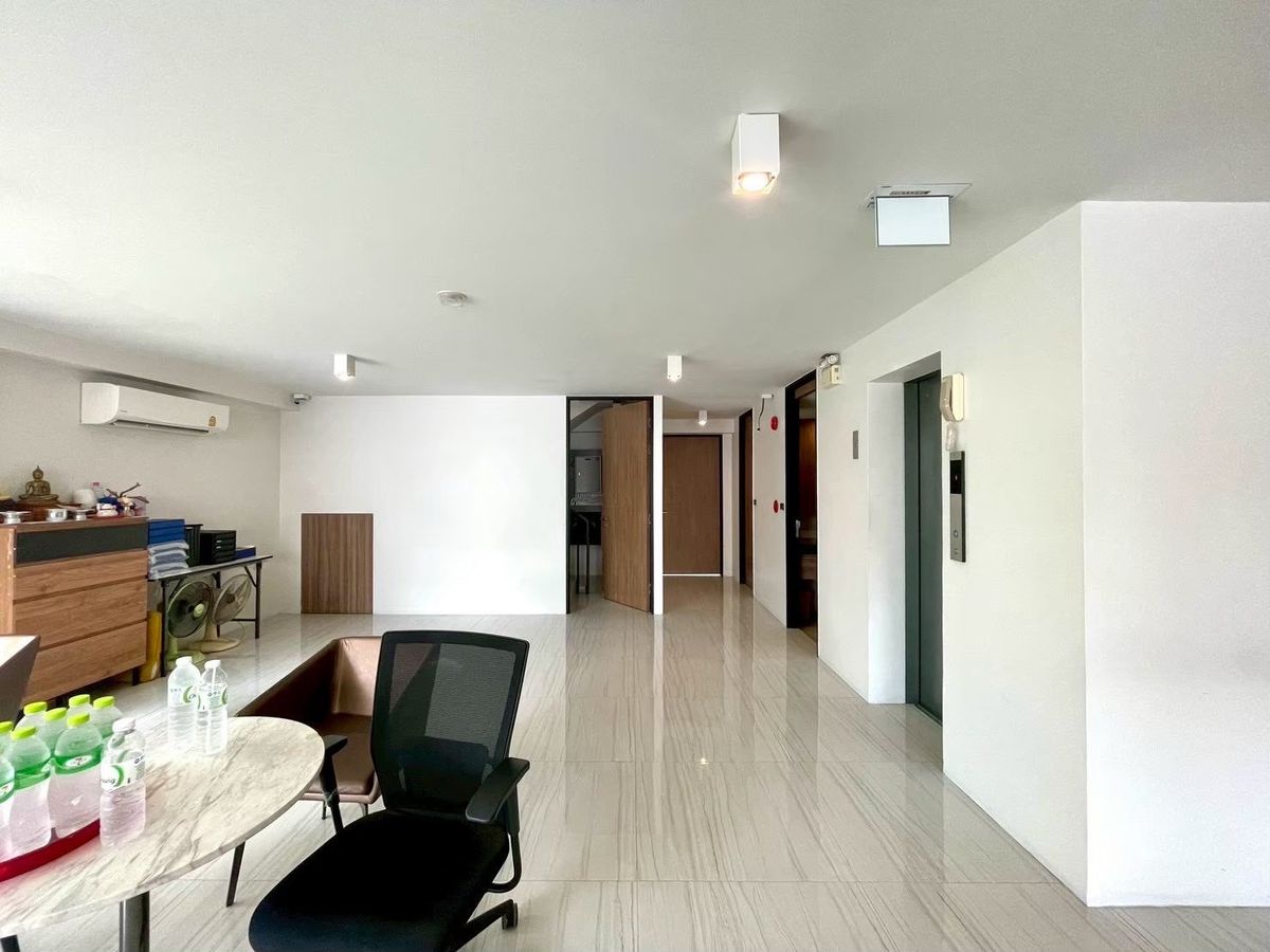 For RentPattanakan, Srinakarin : The Element Rama 9 Foe Rent 📞 092-690-5445 🏡 Home Office near The Nine Rama 9   Convenient to park in the city, park up to 6 cars 