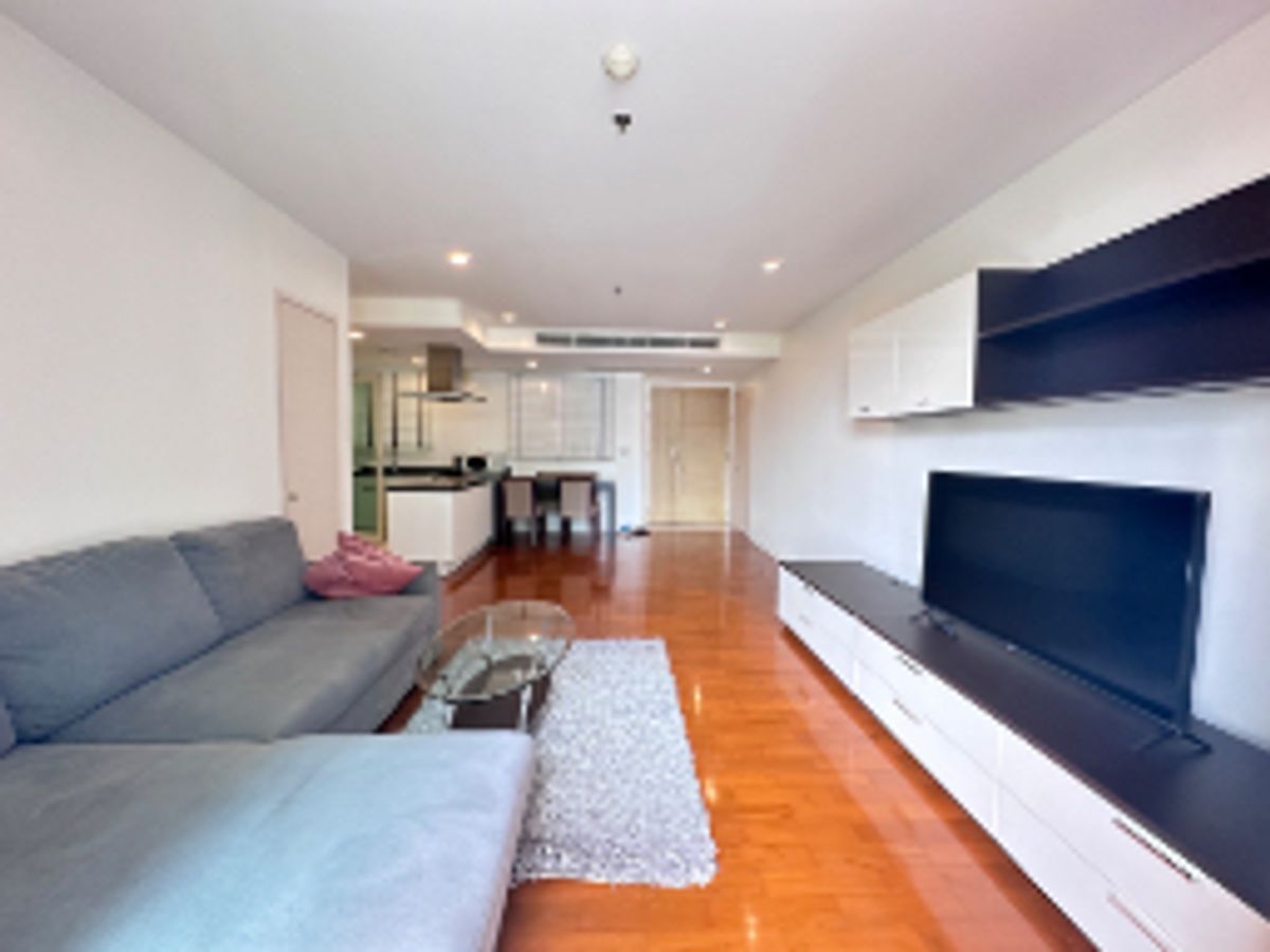 For SaleCondoSukhumvit, Asoke, Thonglor : Special unit for sale, front corner, Green view, near MRT Sukhumvit, BTS Phrompong, Baan Siri 31 project.