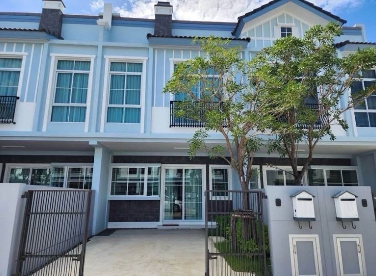 For RentTownhomeBangna, Bearing, Lasalle : 🚨🏡For rent | Townhome for rent Indy2 Bangna-Ramkhamhaeng2, best location near Mega Bangna. The central area is beautiful and magnificent, like being at a resort. Fully beautifully decorated Ready to move in 👍🏻✨
