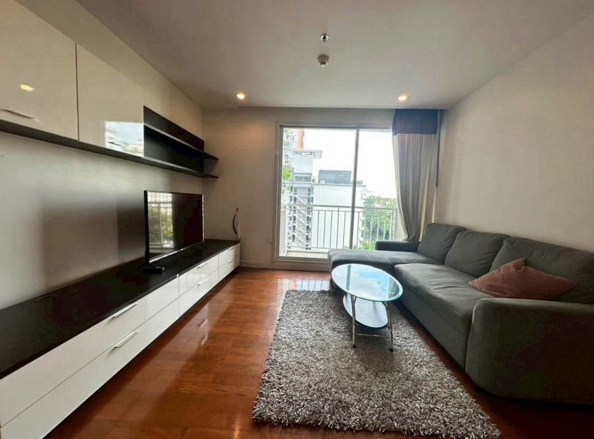 For SaleCondoSukhumvit, Asoke, Thonglor : Special unit for sale, front corner, Green view, near MRT Sukhumvit, BTS Phrompong, Baan Siri 31 project.