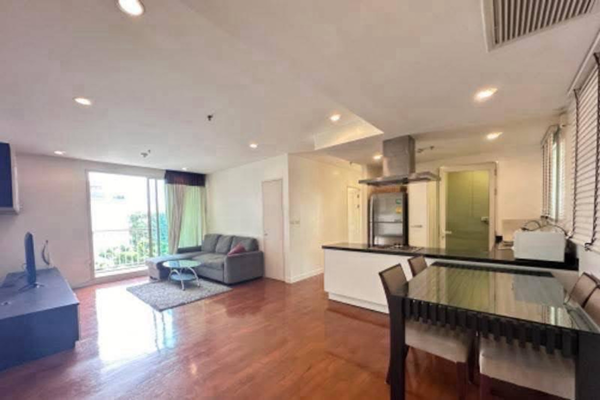 For SaleCondoSukhumvit, Asoke, Thonglor : Special unit for sale, front corner, Green view, near MRT Sukhumvit, BTS Phrompong, Baan Siri 31 project.