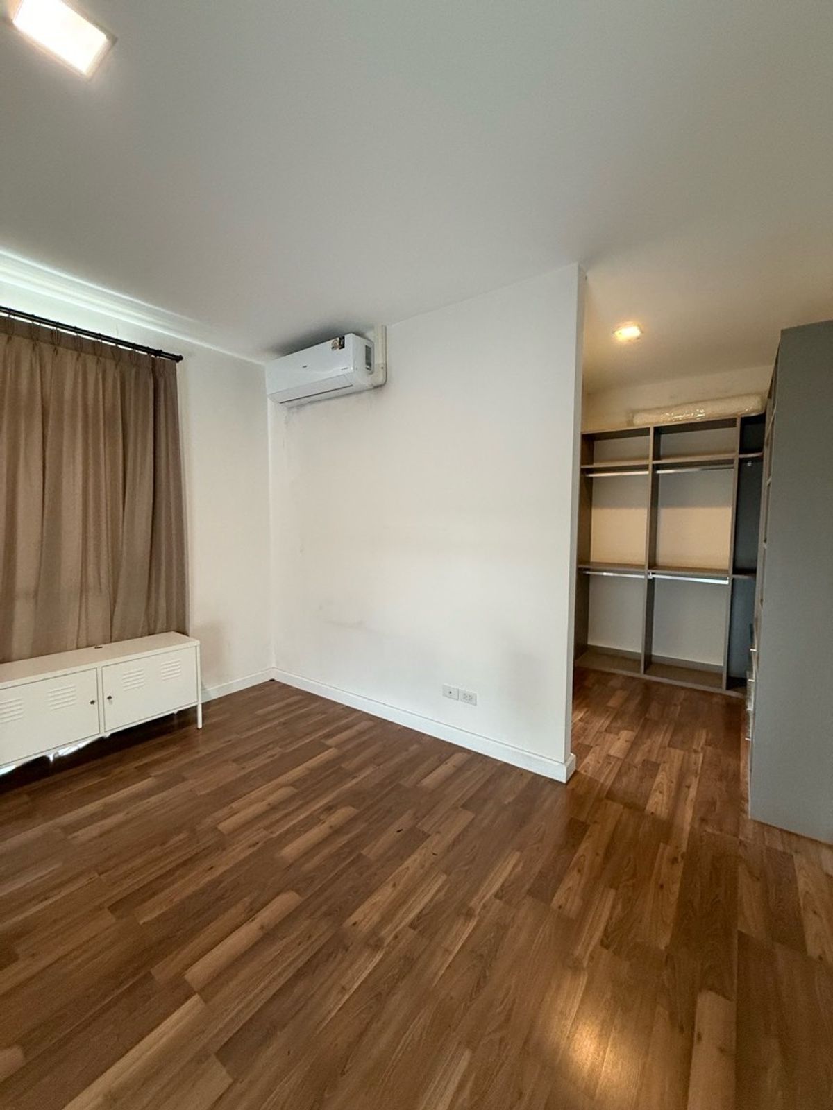 ขายบ้านนวมินทร์ รามอินทรา : 73.2ตรว 4นอน3น้ำ บ้านเดี่ยว 2 ชั้น มัณฑนา เลค วัชรพล สุขาภิบาล 5  