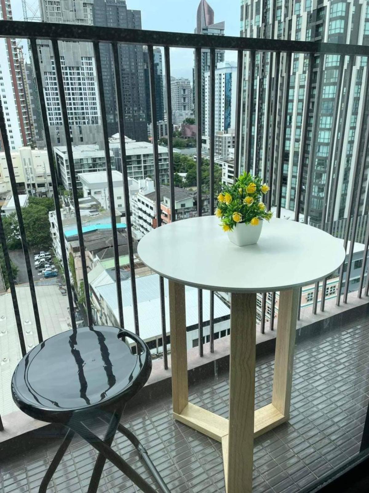 For RentCondoSukhumvit, Asoke, Thonglor : FOR RENT condo , Noble Reveal , Duplex , wide frontage , BTS-Ekkamai , Phra Khanong , Watthana , Bangkok , CX-02219