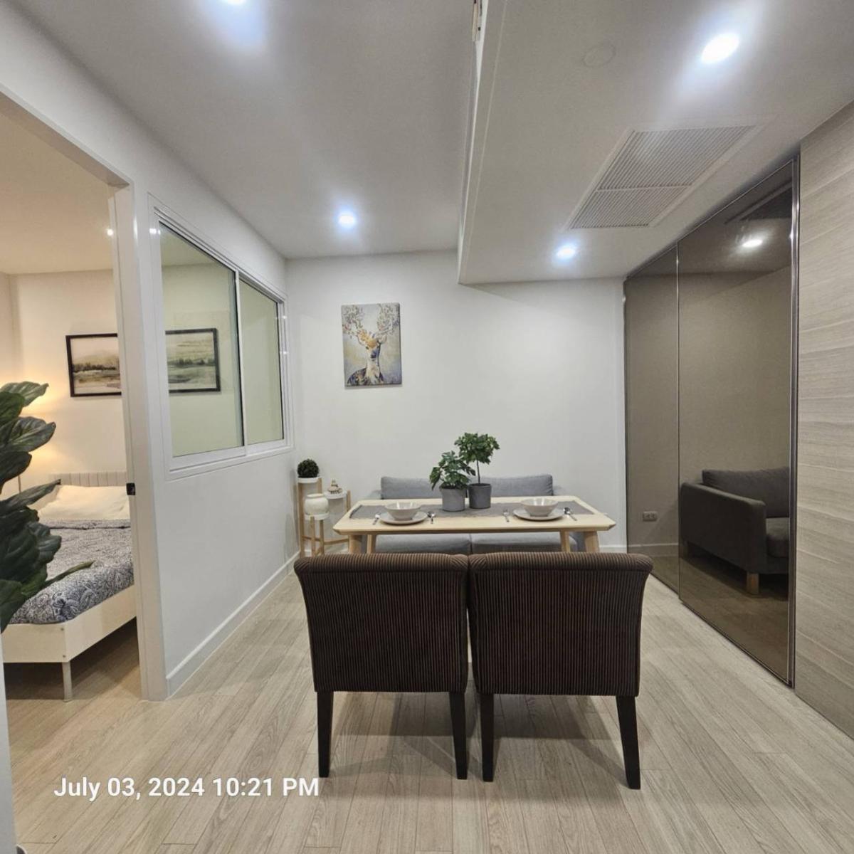 ให้เช่าคอนโดสุขุมวิท อโศก ทองหล่อ : เช่าคอนโด  เดอะ รูม สุขุมวิท 21 BTS-อโศก คลองเตยเหนือ เขต วัฒนา กรุงเทพ CX-80517