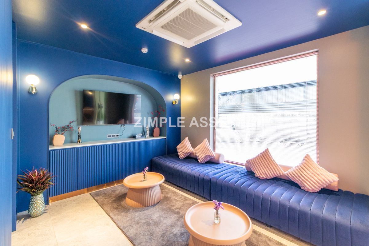 For RentLadprao, Central Ladprao : Line ID: @zimple_asset  Newly hotel for only Ladies! 1, near MRT Lat Phrao, beautifully decorated, safe, and convenient to transportation.