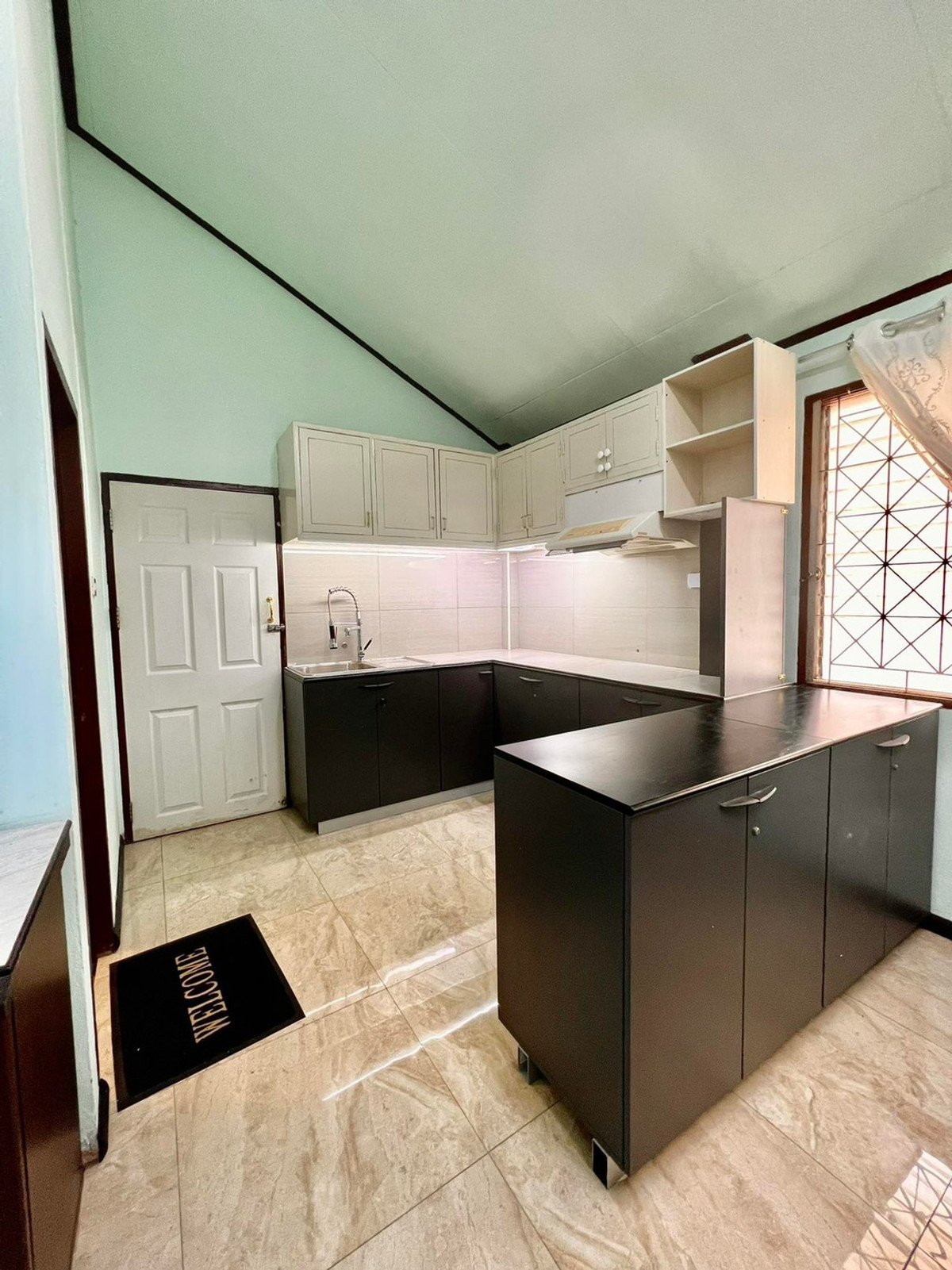 ให้เช่าบ้านเกษตรศาสตร์ รัชโยธิน : บ้านเดี่ยว 105ตรว. ถนนพหลโยธิน น้ำไม่ท่วม รีโนเวทใหม่ เดิน3นาทีถึงBTS 2ชั้น 5ห้องนอน