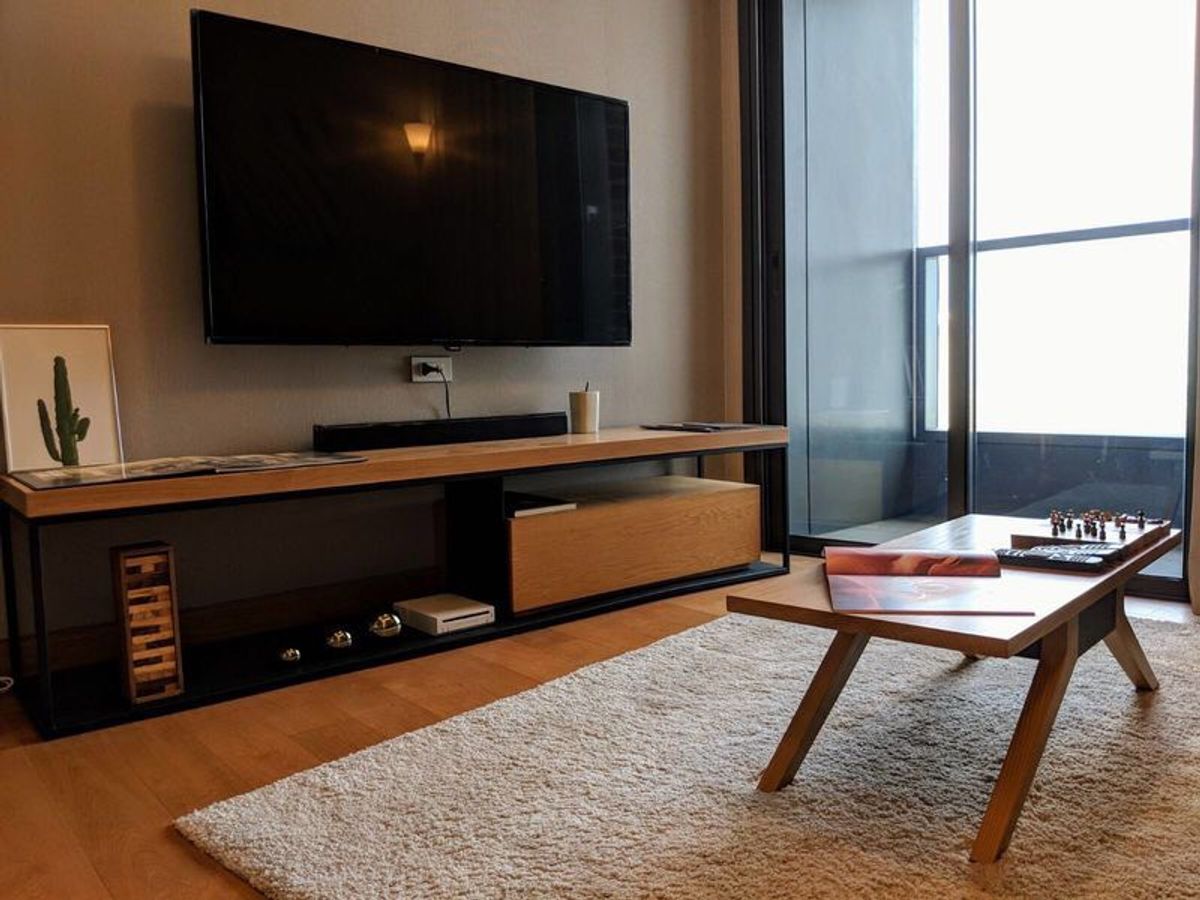 คอนโดสุขุมวิท อโศก ทองหล่อ : คอนโด The Lumpini 24 เดินทางสะดวก ใกล้รถไฟฟ้าบีทีเอส มีรถรับส่ง ห้องสวย เฟอร์นิเจอร์ครบ พร้อมอยู่ 